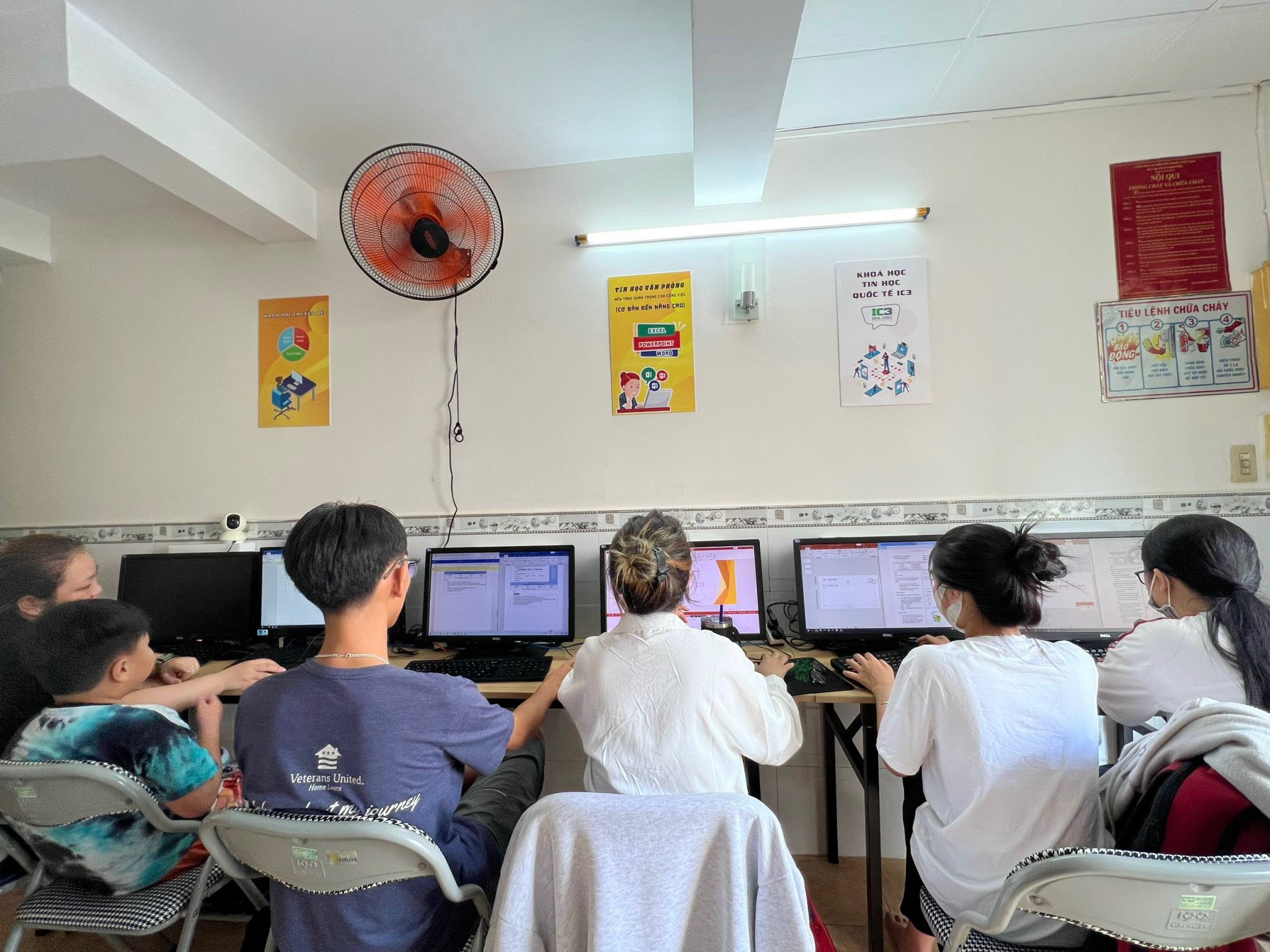 Tại sao nên chọn Khóa học AI tại Trung tâm Tin Học Đà Nẵng?